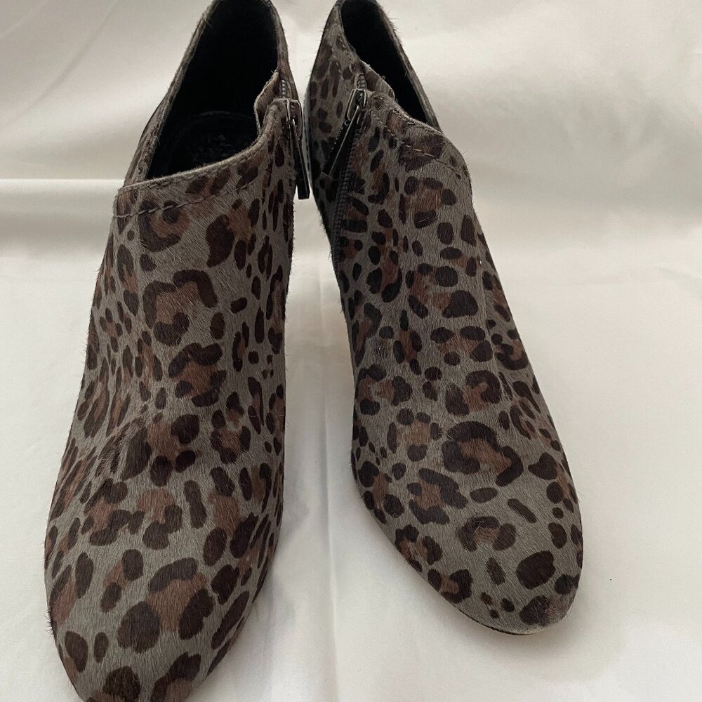 Vince Camuto Leopard Cow Hair Heels Size 8.5